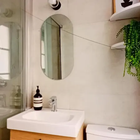 Apartment Gare Montparnasse 1minute,center 6 Eme ,close To Eiffel Tour And Louvre Meusm ,amusing Place *